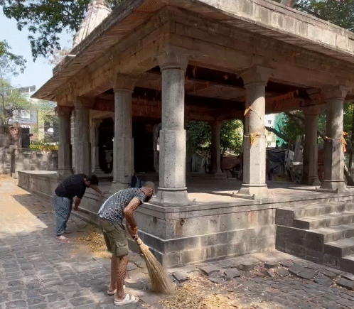 Restoring Faith and Heritage: Team Ramdoot Restores Leads Cleanliness Drive at Champeshwar Mahadev Temple, Indore
